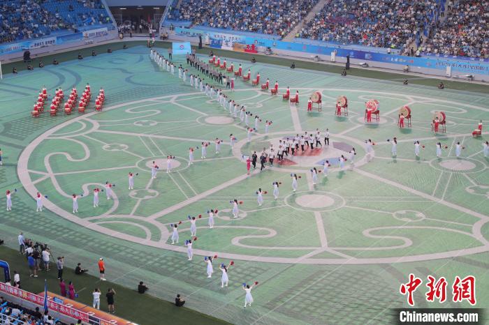 2024年（大连）全国职工足球邀请赛在大连开幕：