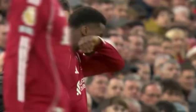 斯洛特执教利物浦遭质疑 尼奥尼表现亮眼难解困