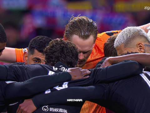 斯洛特执教利物浦遭质疑 尼奥尼表现亮眼难解困