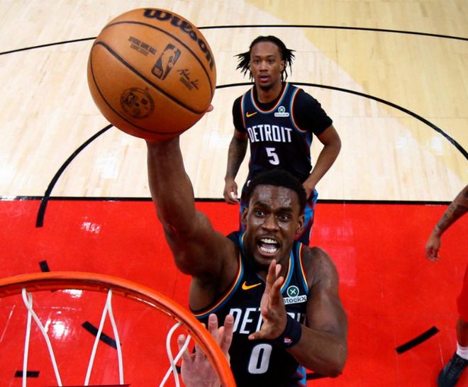 活塞双杀鹈鹕杜伦砍30+10+7引领东部第一强势表现