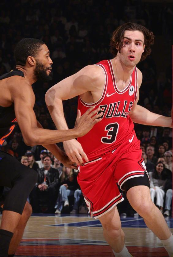 尼克斯借布伦森爆发力克公牛创队史半场分差纪