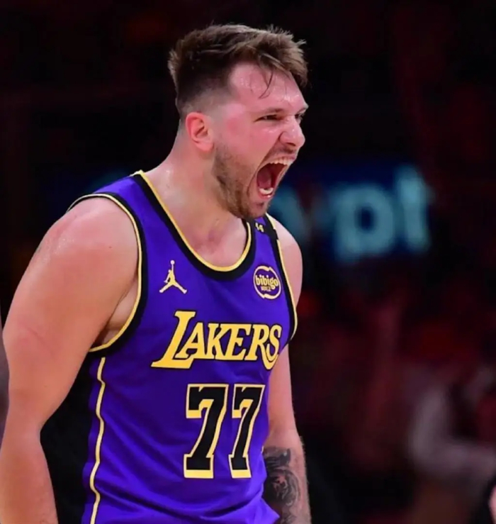 湖人锁定西部第三 掘金争四森林狼火箭对决杜兰