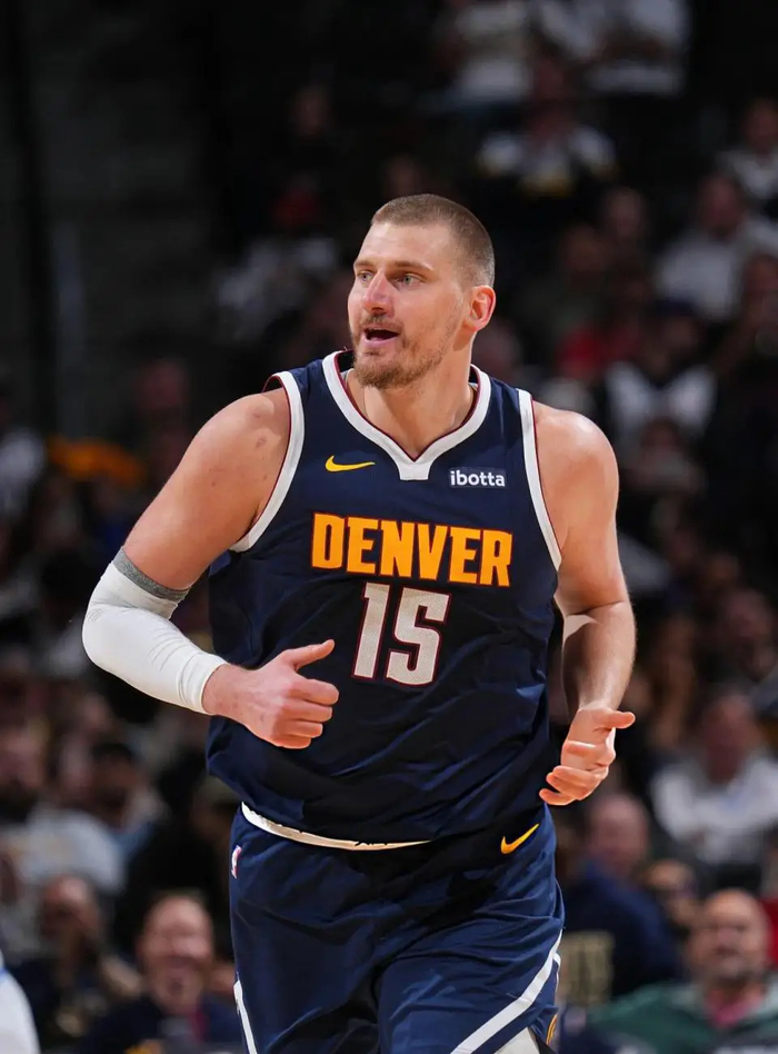 湖人锁定西部第三 掘金争四森林狼火箭对决杜兰