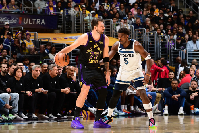 湖人锁定西部第三 掘金争四森林狼火箭对决杜兰