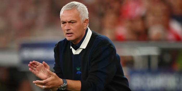 纽卡高层评估埃迪豪帅位 穆里尼奥成换帅热门人